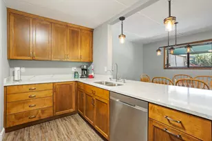 10401 Cedar Lake Rd, Minnetonka, MN 55305 - Photo 9