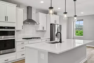 875 W Falls Passage, Saint Paul, MN 55116 - Photo 5