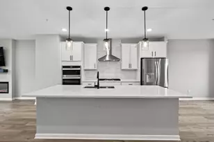 875 W Falls Passage, Saint Paul, MN 55116 - Photo 5