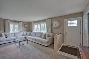 115 E 25th St, Hibbing, MN 55746 - Photo 7