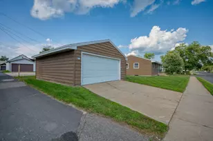 115 E 25th St, Hibbing, MN 55746 - Photo 5