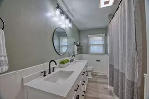 115 E 25th St, Hibbing, MN 55746 - Photo 15