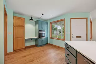 6542 Riverwood Ln, Brooklyn Center, MN 55430 - Photo 11