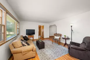 5956 Admiral Ln N, Brooklyn Center, MN 55429 - Photo 3