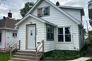 706 Clay St, Eveleth, MN 55734 - Photo 1