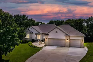 375 Breckenridge Pl, Owatonna, MN 55060 - Photo 1