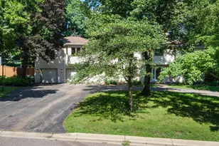 18408 Timber Ridge Dr, Minnetonka, MN 55345 - Photo 3