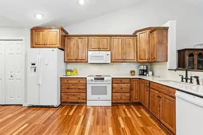 1301 Pine Pointe Curve, Saint Peter, MN 56082 - Photo 13