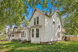 886 Edmund Ave, Saint Paul, MN 55104 - Photo 1