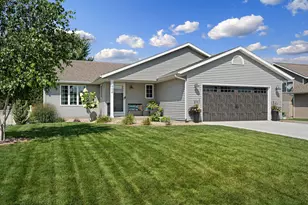 904 10th St SE, Waseca, MN 56093 - Photo 1