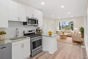 312 Jessamine Ave E, Saint Paul, MN 55130 - Photo 1