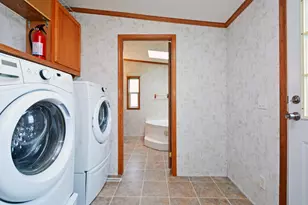 1367 Birchview Dr, Maplewood, MN 55119 - Photo 9