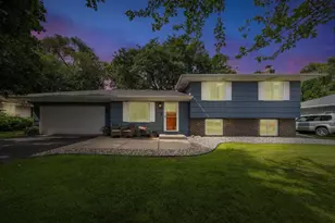 16573 Flagstaff Way W, Lakeville, MN 55068 - Photo 1