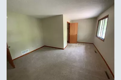 401 Whispering Lane, Hastings, MN 55033 - Photo 5