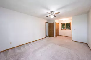 630 E 13th St, Blue Earth, MN 56013 - Photo 27