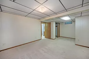 630 E 13th St, Blue Earth, MN 56013 - Photo 35