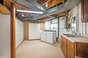 630 E 13th St, Blue Earth, MN 56013 - Photo 37