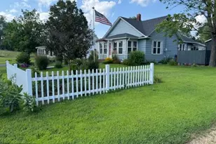 408 7th St, Pepin, WI 54759 - Photo 1