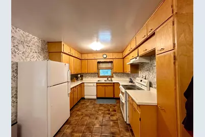 1115 Elmhurst Avenue, Luverne, MN 56156 - Photo 9