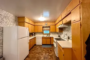 1115 Elmhurst Ave, Luverne, MN 56156 - Photo 9