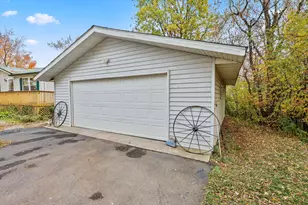 1727 N Lake Dr, Braham, MN 55006 - Photo 7