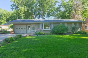 116 Fairlawn Ave E, Winsted, MN 55395 - Photo 1