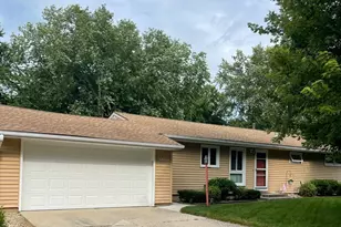 1321 Garfield Ave, Albert Lea, MN 56007 - Photo 1