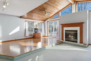 891 Garden View Dr, Apple Valley, MN 55124 - Photo 9