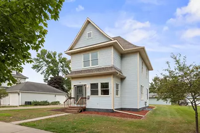 135 4th Avenue SE, Hutchinson, MN 55350 - Photo 1