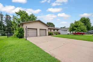 102 Ringer Dr, Sherburn, MN 56171 - Photo 5