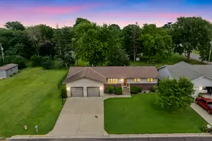 102 Ringer Dr, Sherburn, MN 56171 - Photo 1