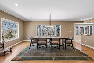 590 Montcalm Pl, Saint Paul, MN 55116 - Photo 11