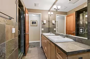 590 Montcalm Pl, Saint Paul, MN 55116 - Photo 37