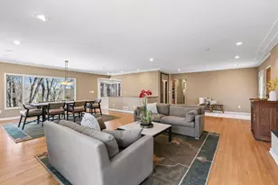 590 Montcalm Pl, Saint Paul, MN 55116 - Photo 9