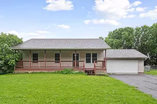 640 W 10th St, Rush City, MN 55069 - Photo 1