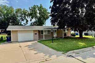 411 W Jewell Ave, Lake City, MN 55041 - Photo 1