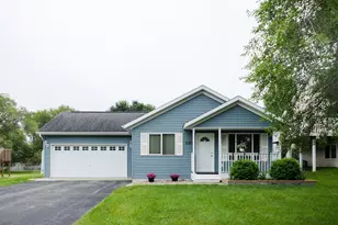 391 Dean St, Detroit Lakes, MN 56501 - Photo 1