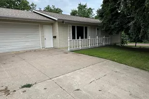 401 N Halvorson St, Redwood Falls, MN 56283 - Photo 1