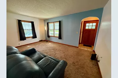 705 N Carver Street, Winthrop, MN 55396 - Photo 5