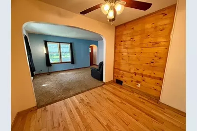 705 N Carver Street, Winthrop, MN 55396 - Photo 7