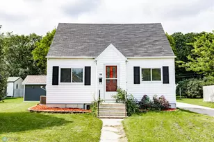 709 13th St N, Moorhead, MN 56560 - Photo 1