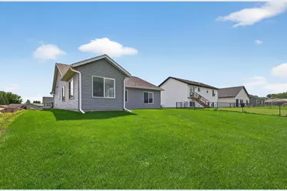 106 Fairway Street, Zumbrota, MN 55992 - Photo 5