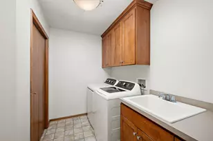 1598 Summit Shores Cir, Burnsville, MN 55306 - Photo 5