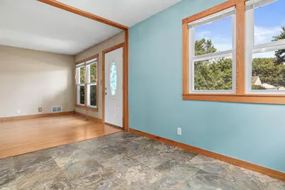 5527 Fremont Avenue N, Brooklyn Center, MN 55430 - Photo 9