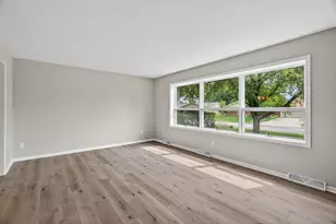 559 21st St NE, Rochester, MN 55906 - Photo 9