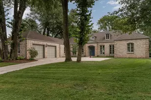 910 Folwell Dr SW, Rochester, MN 55902 - Photo 1