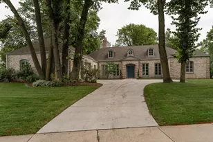 910 Folwell Dr SW, Rochester, MN 55902 - Photo 1