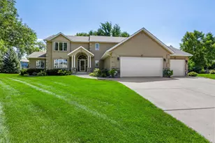 555 Hidden Cir SW, Hutchinson, MN 55350 - Photo 1