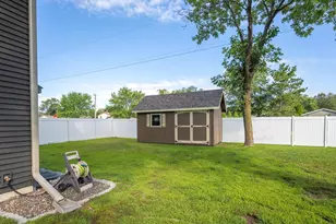 205 Evergreen Dr E, Cannon Falls, MN 55009 - Photo 37