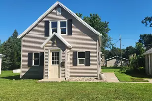 907 Main St W, Pipestone, MN 56164 - Photo 1